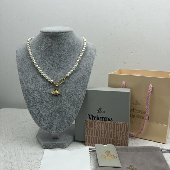 💎Vivienne Westwood Gold Safety Pin Pearl Necklace💎 - Picture 2 of 6